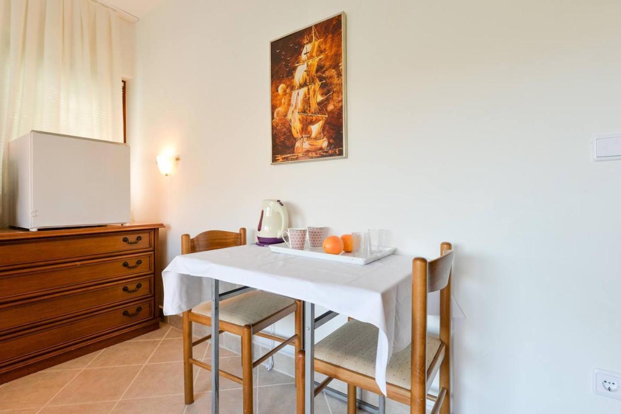 Rooms & Apartments Hegic زادار المظهر الخارجي الصورة